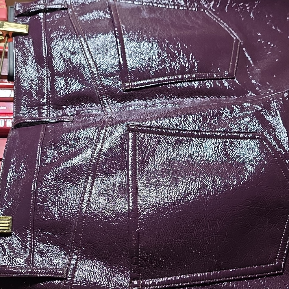 Express Modern Straight Super High Rise Burgandy Patent Jeans, Size 10 - Picture 12 of 15